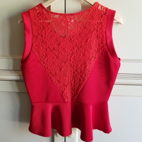 EUC- Marilyn Monroe Peplum Top - Picture 2 of 5